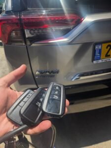 שכפול מפתחות - TOYOTA RAV4
